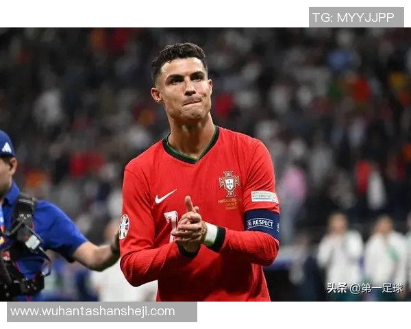 全球足球球星月薪排行榜 揭秘顶级球员薪资差距与背后秘密